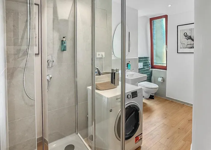 Flatista Homes - Herzog Heinrich Apartment *