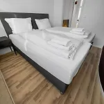 Flatista Homes - Herzog Heinrich Appartement *